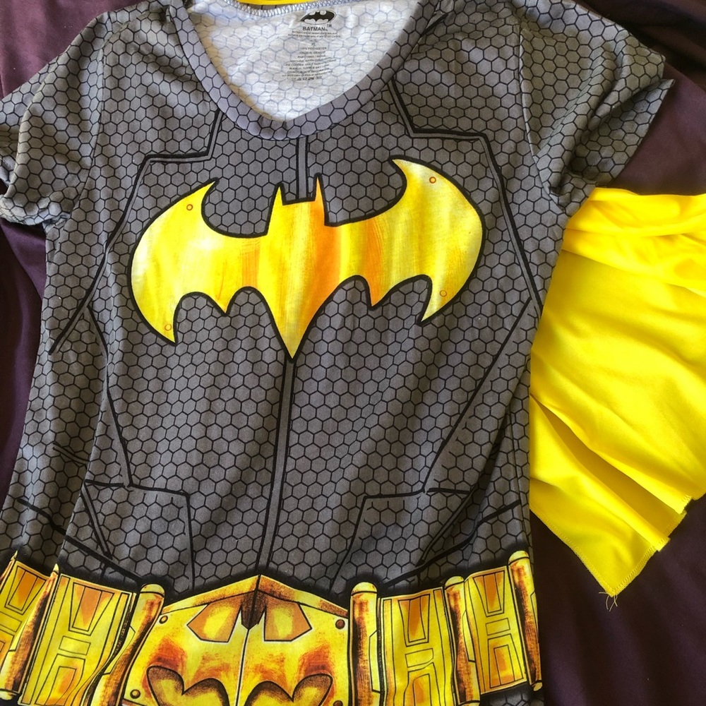 Batgirl Shirt with Removable Cape Size XL